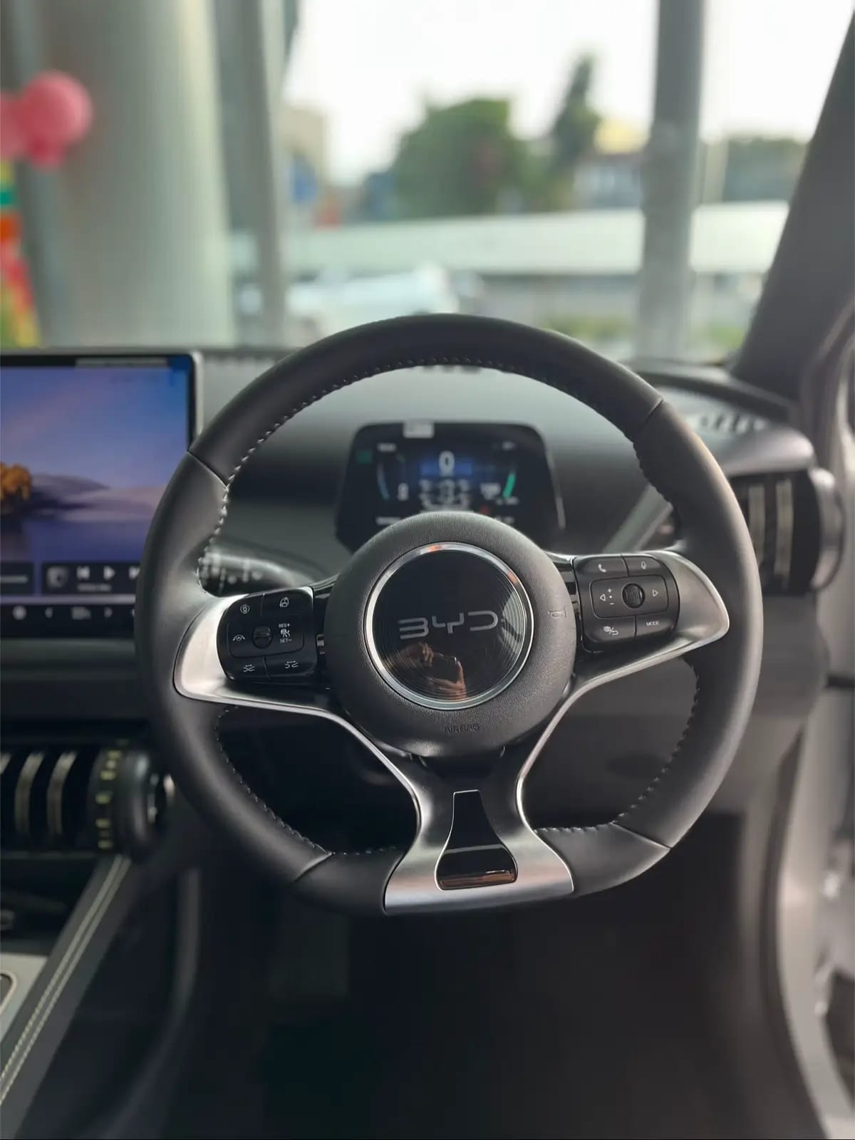 Setir multifungsi dan layar 15,6 inci BYD ATTO 3 Advanced Plus 2026